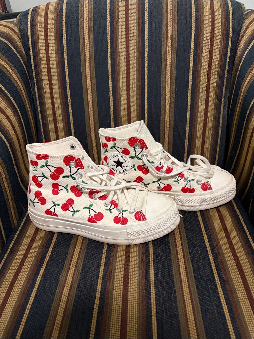 Converse Chuck Taylor platform Cherry Print